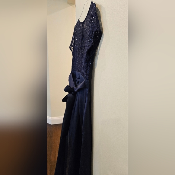 Junior Dress - Picture 3 of 9